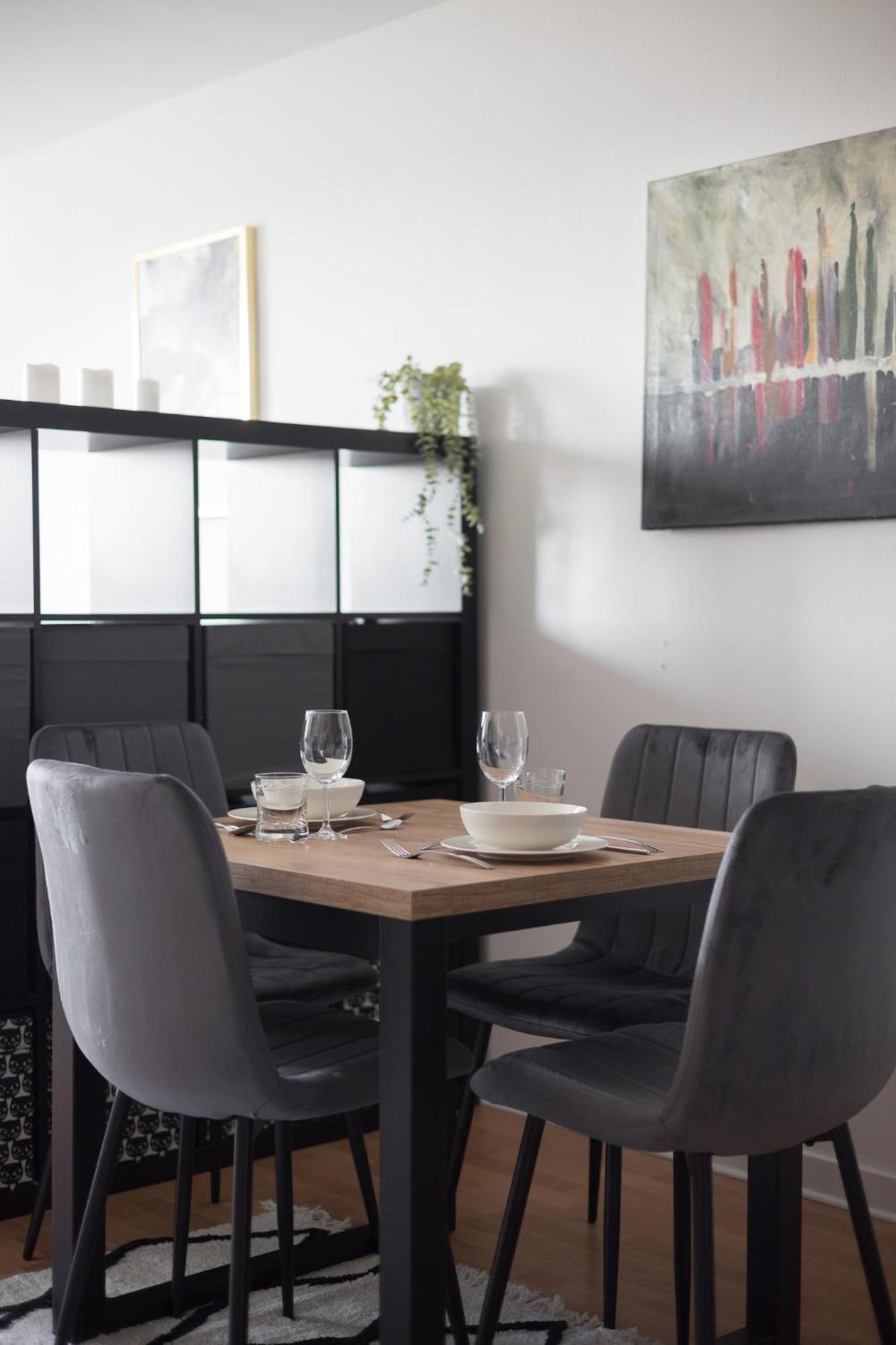 Apartament Wola Lavish *